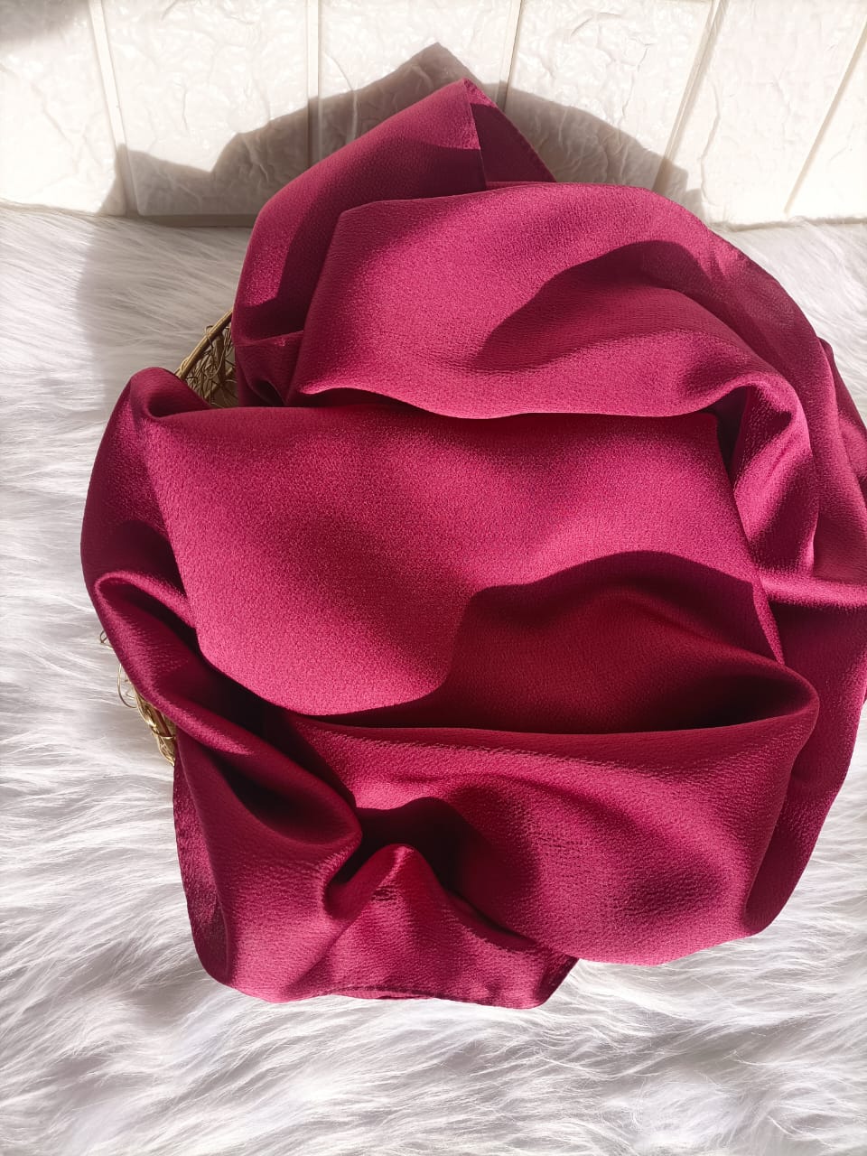 MAROON BUBBLE SATIN HIJAB