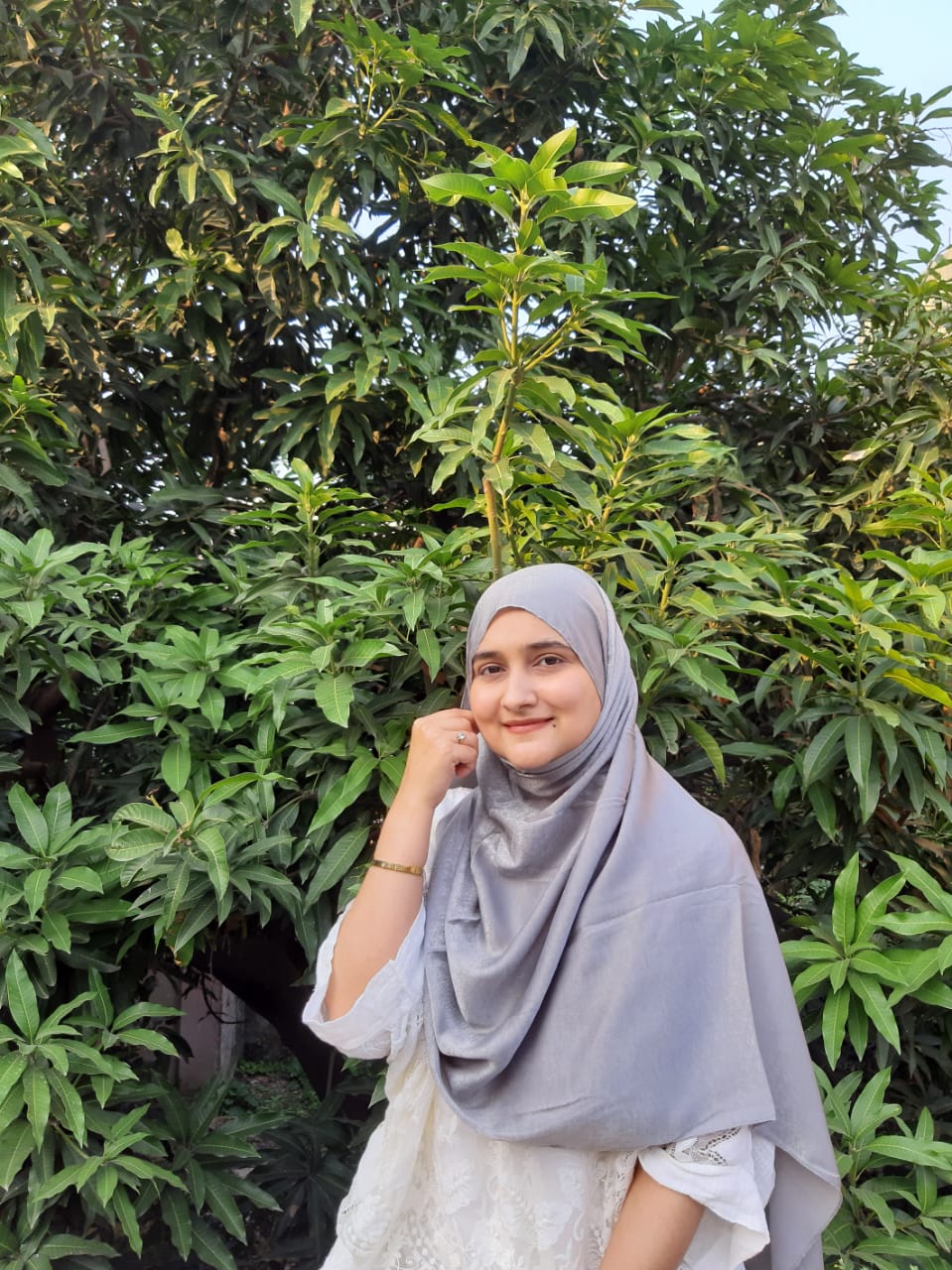 SILVER VELVET SATIN HIJAB