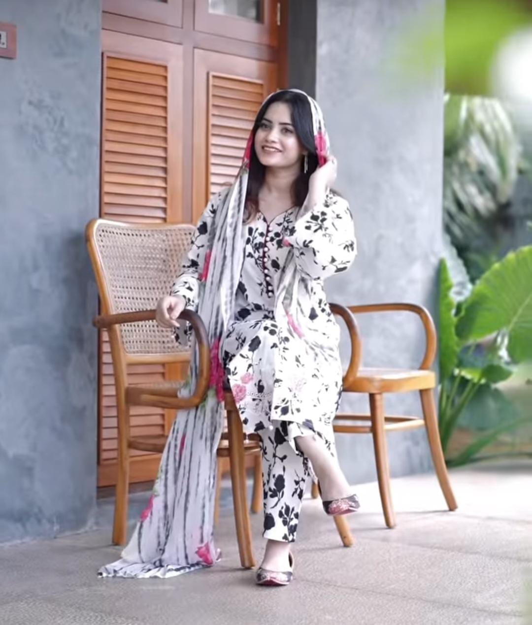 BLACK AND WHITE COTTON SUIT