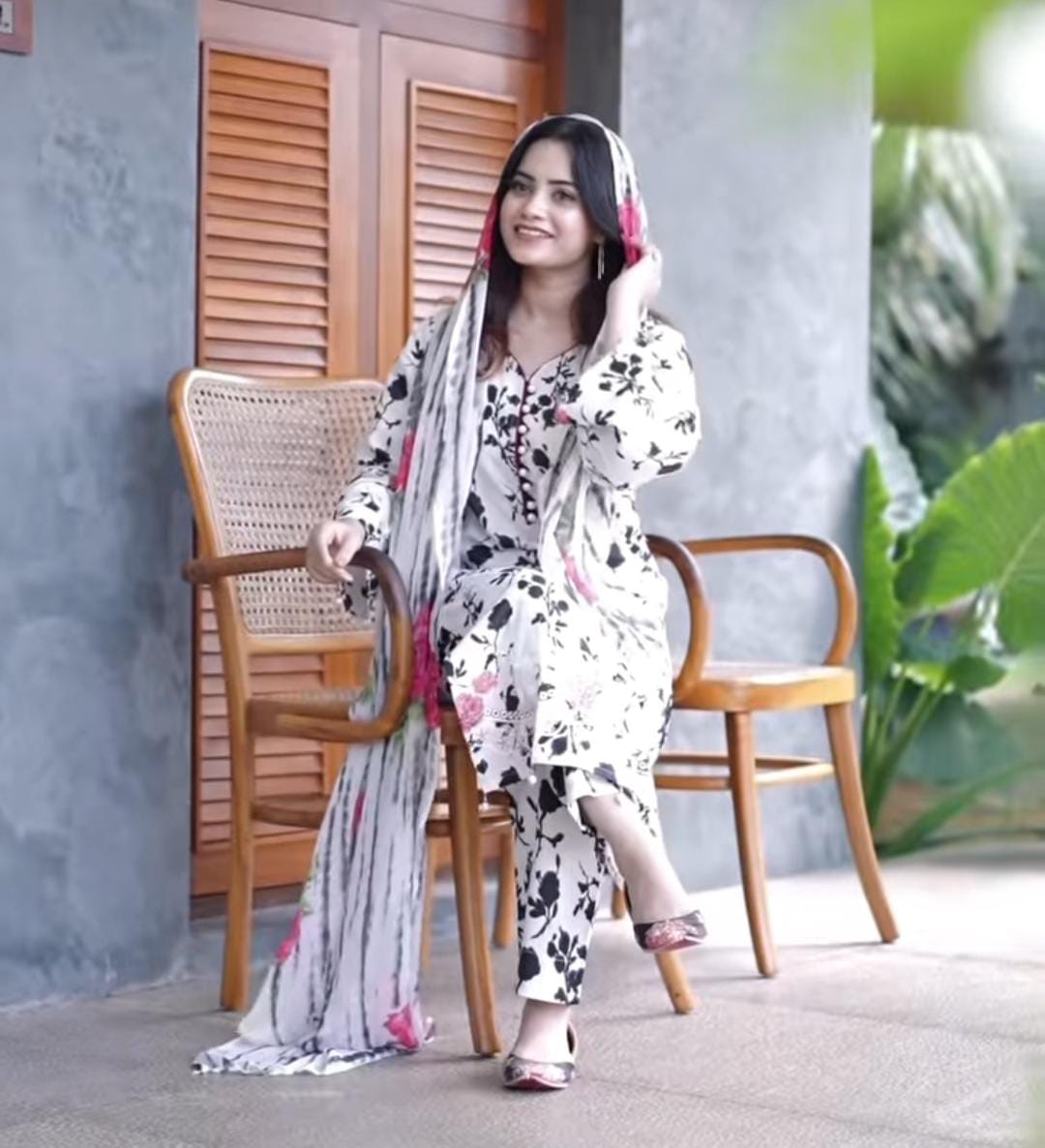 HARSHA B&W PATCH SUIT - Main Image