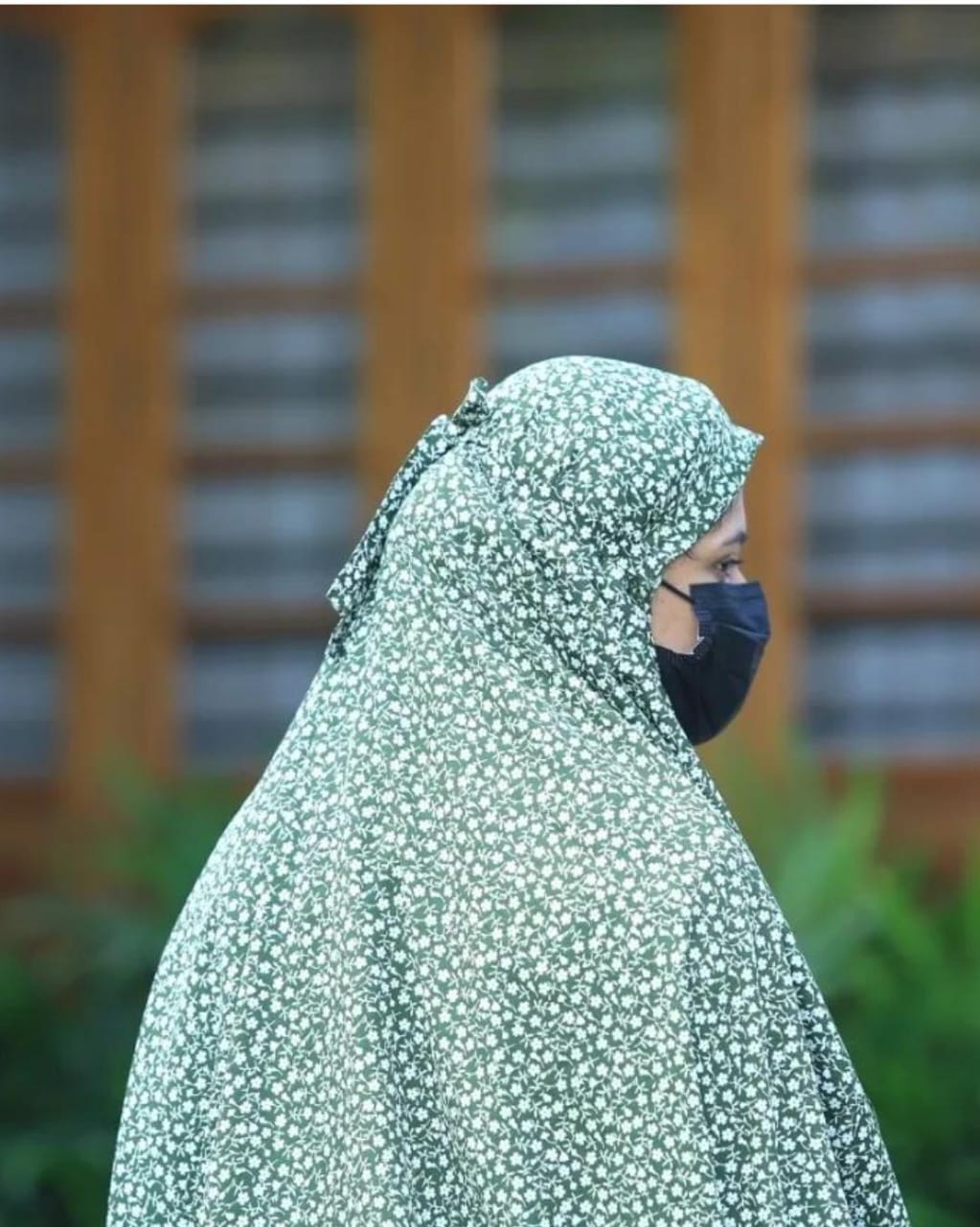 GREEN CREPE PRAYER DRESS
