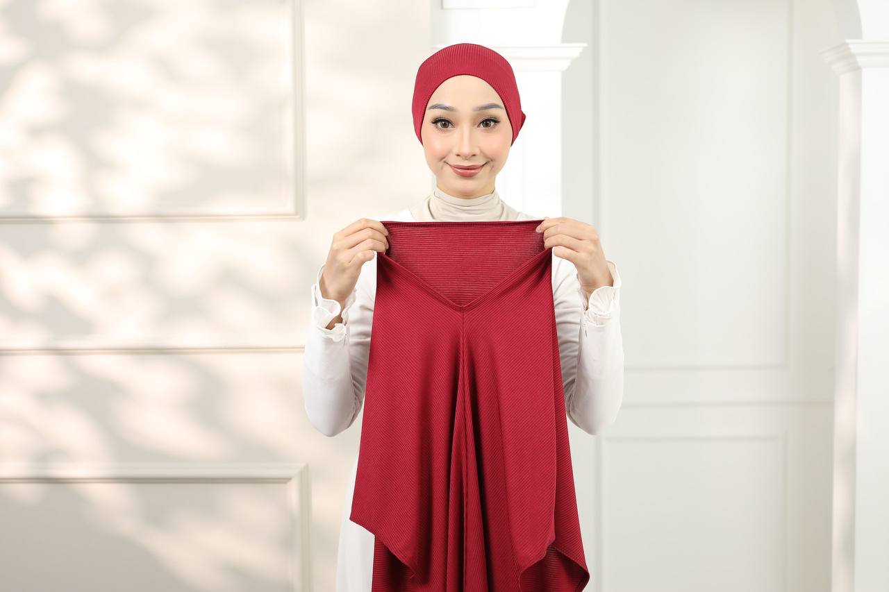 RED NORA SCARF & CAP SET