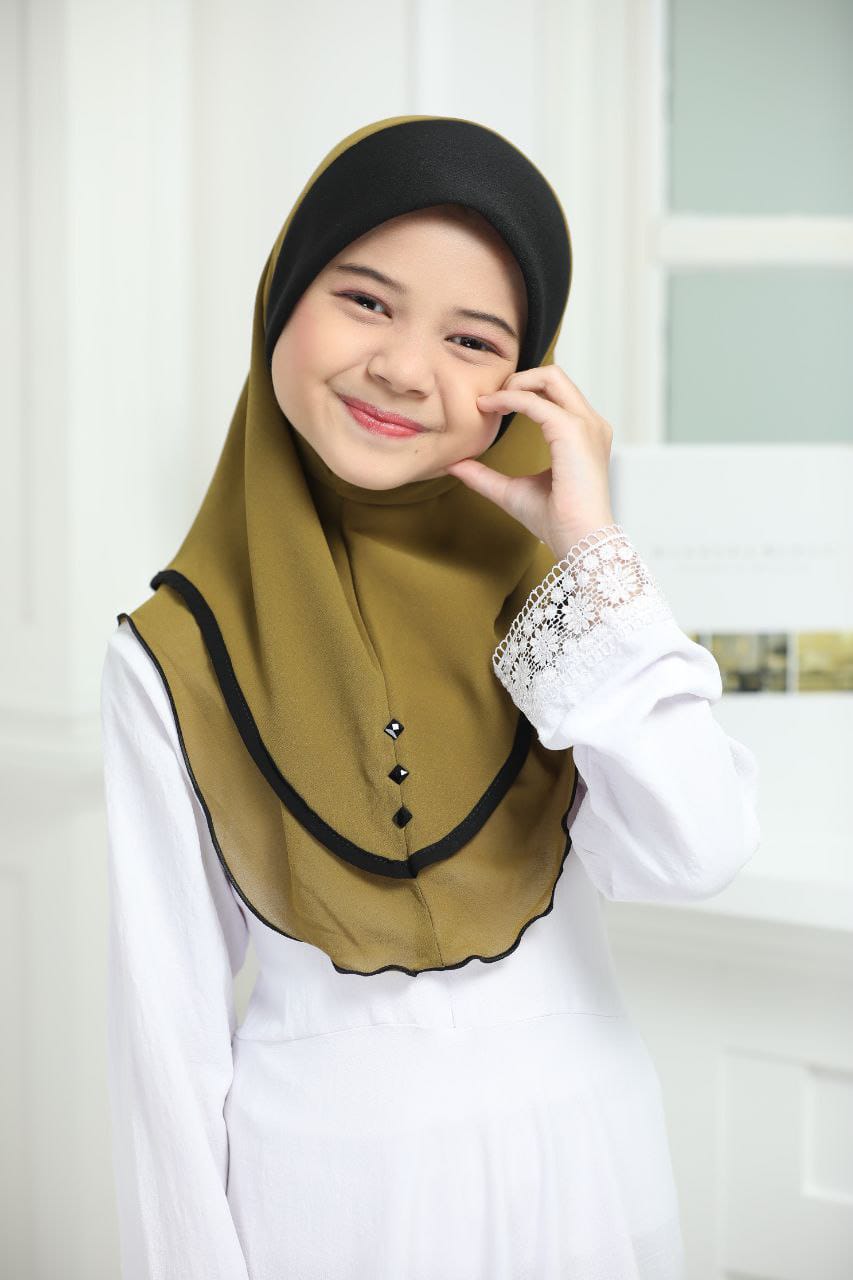 OLIVE ZEINA SCARF