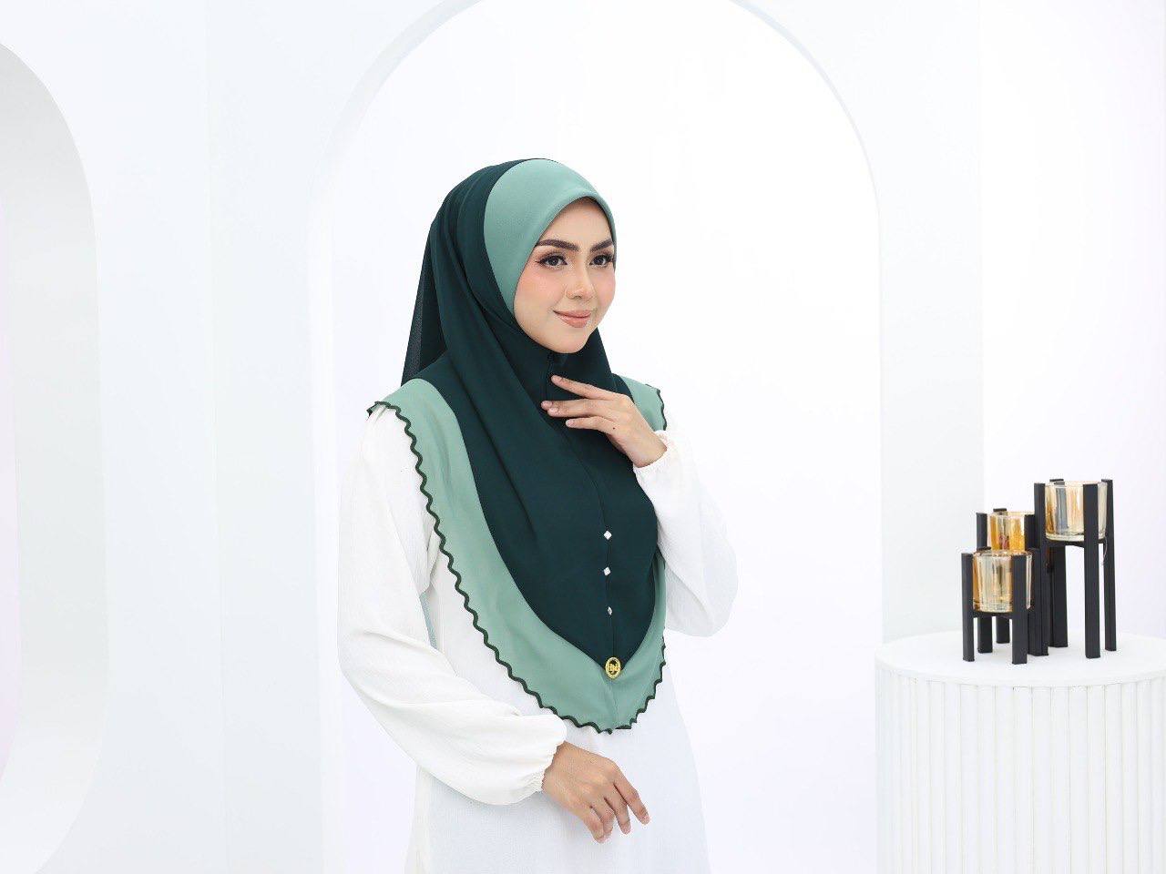 GREEN CELINA SCARF