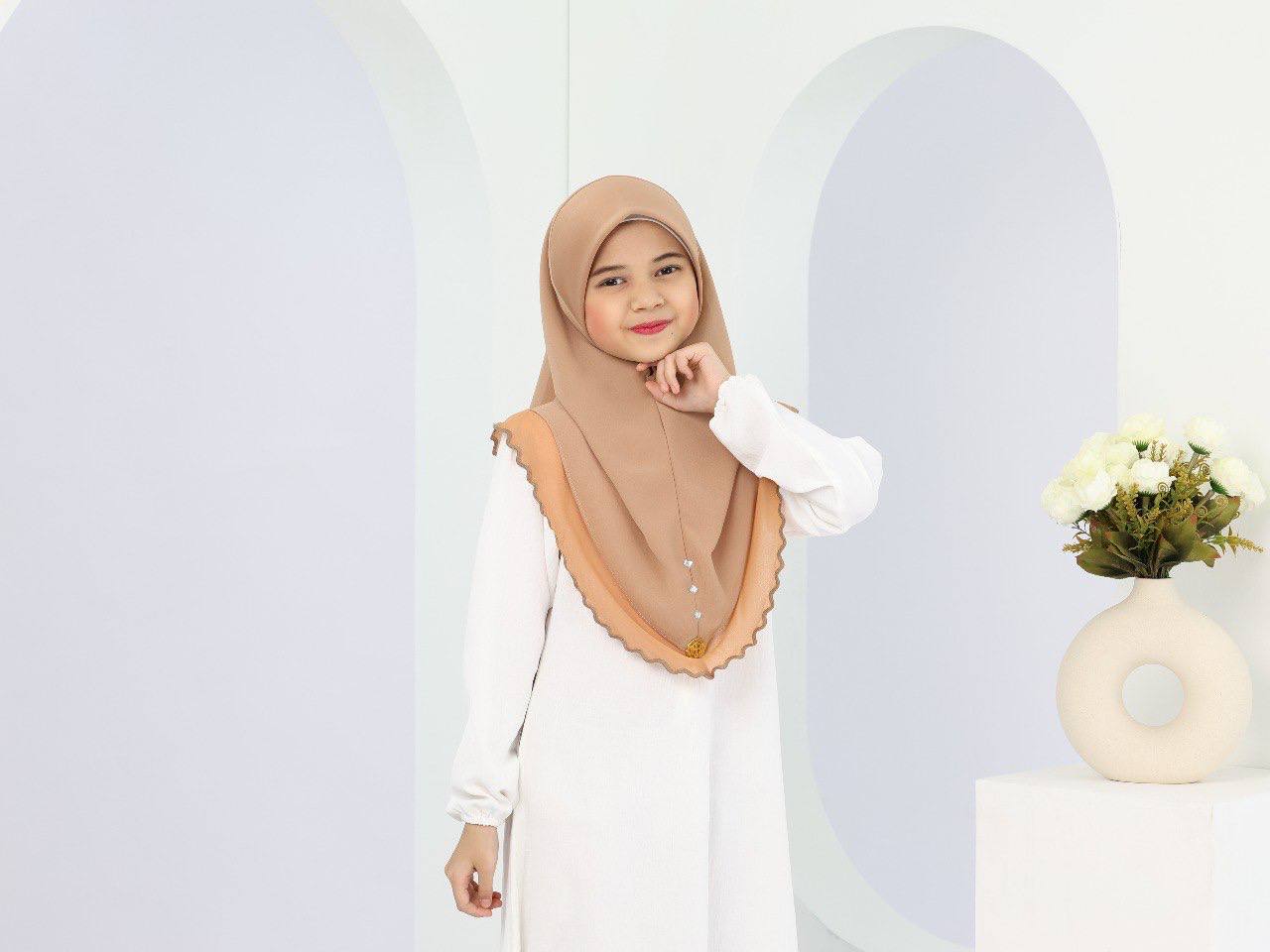 BEIGE CELINA KIDS SCARF