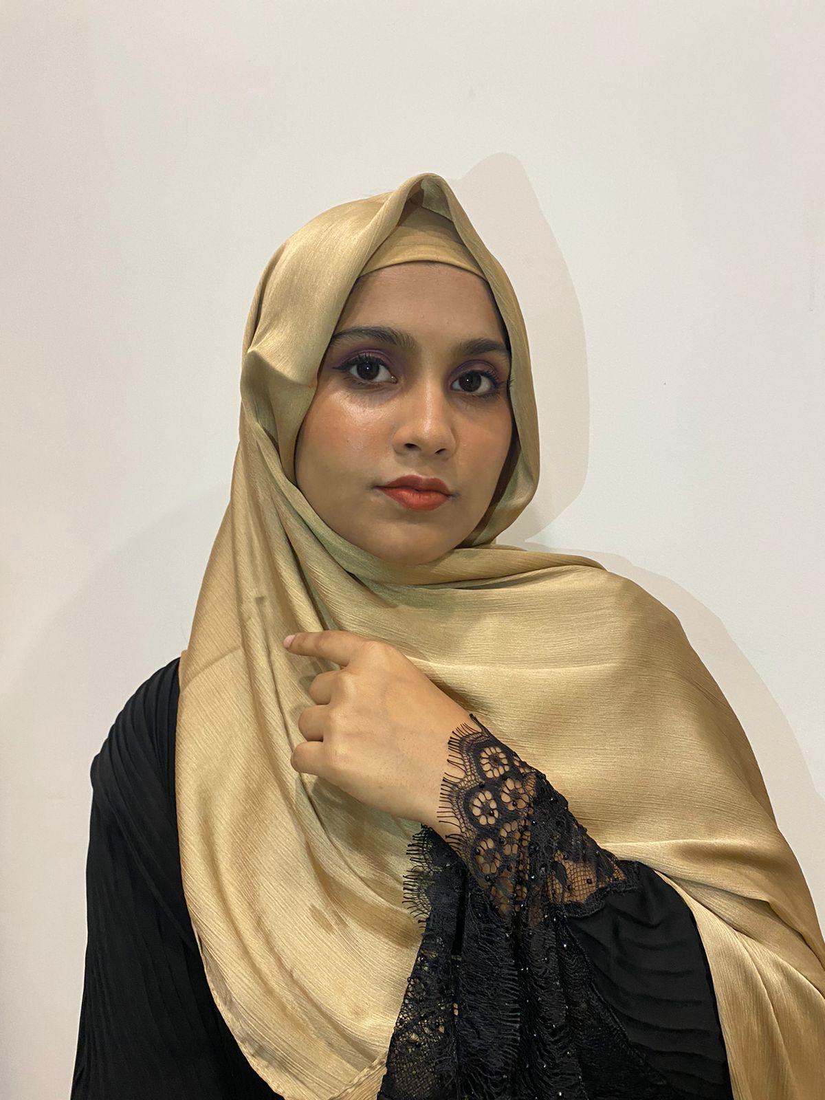 GOLDEN CREPE SATIN HIJAB