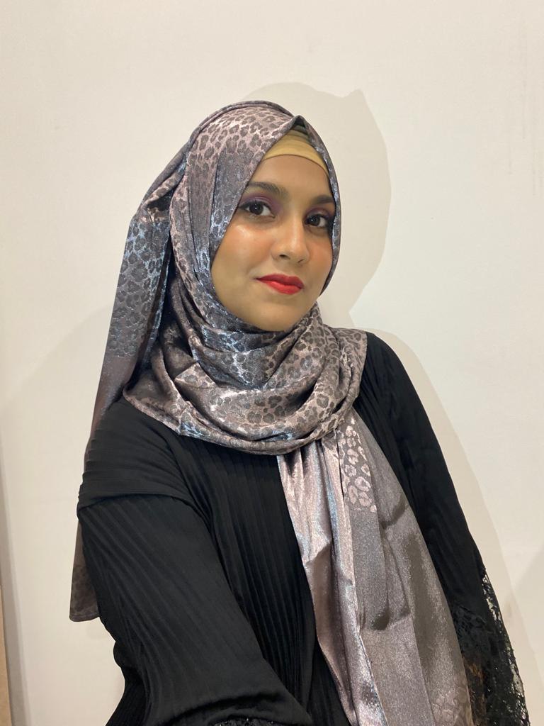 GREY ANIMAL PRINT SATIN HIJAB