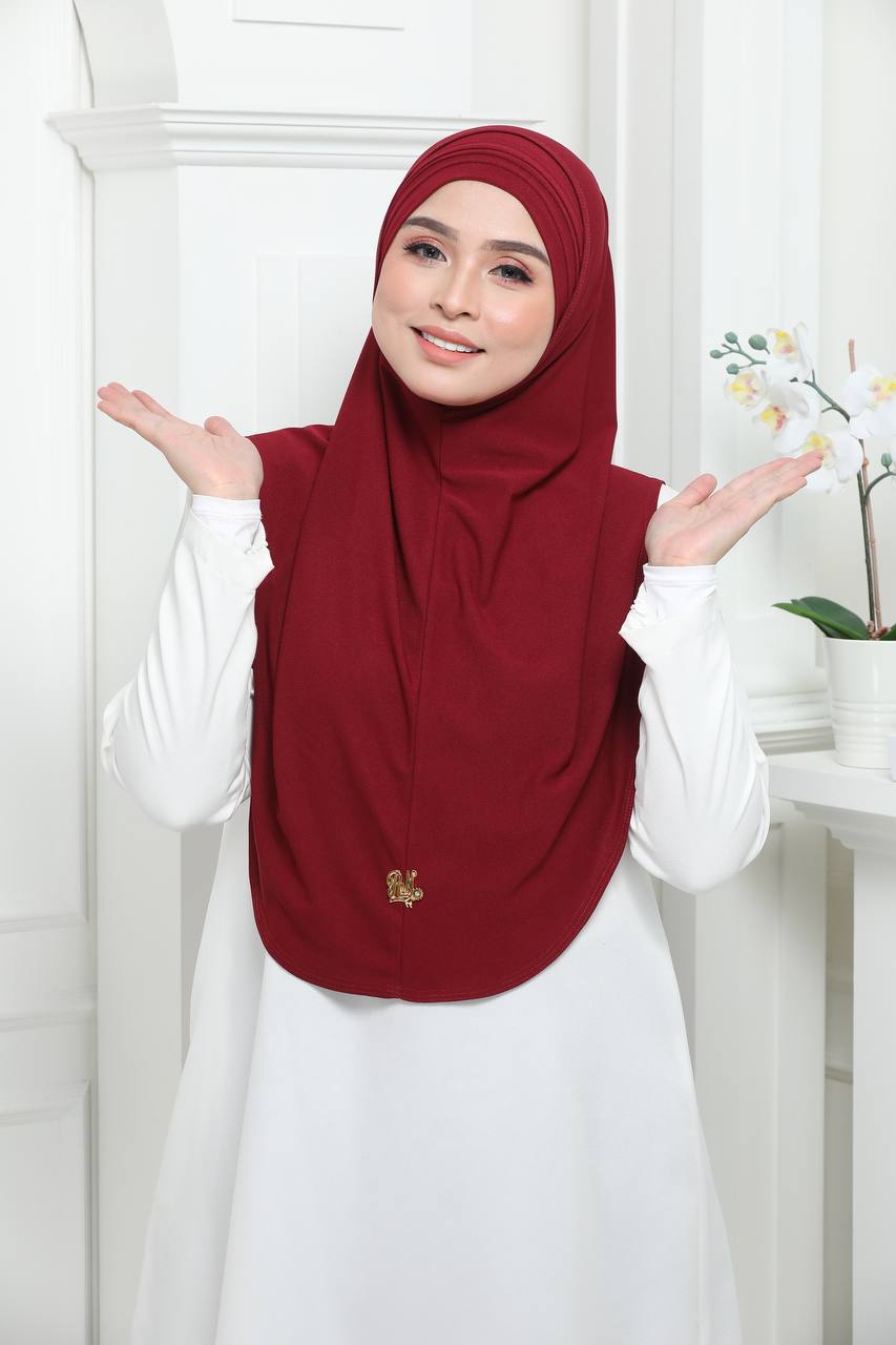 MAROON RANIA CAP&SCARF