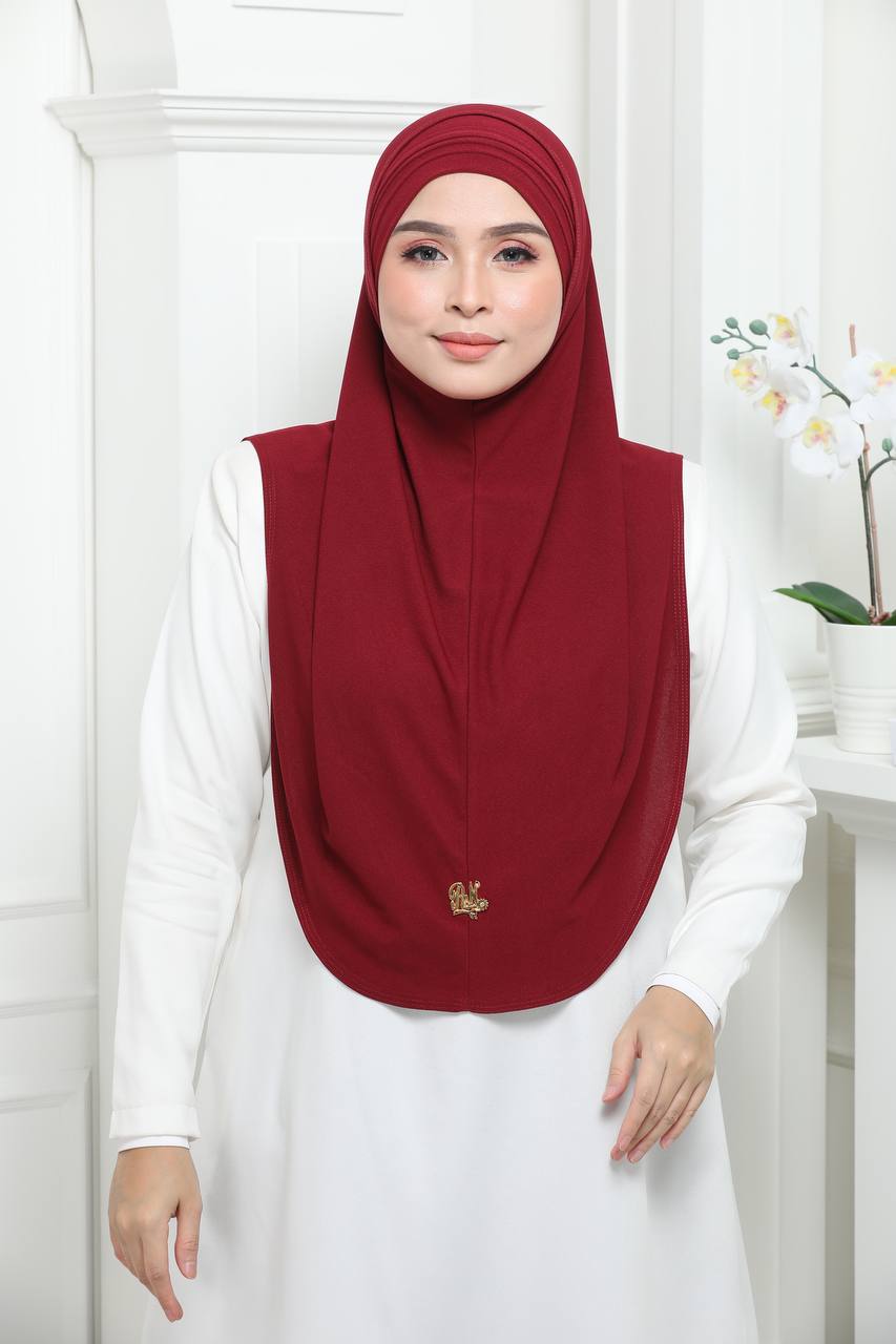 MAROON RANIA CAP&SCARF