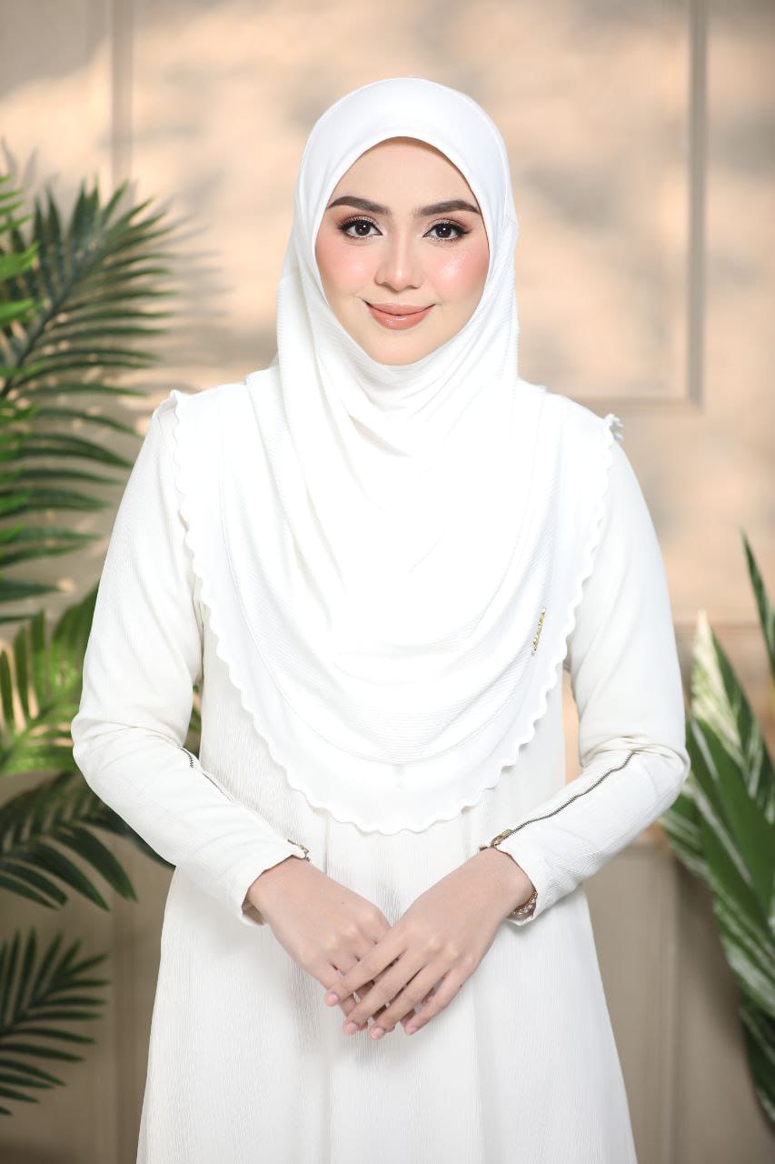 WHITE YUSRA SCARF