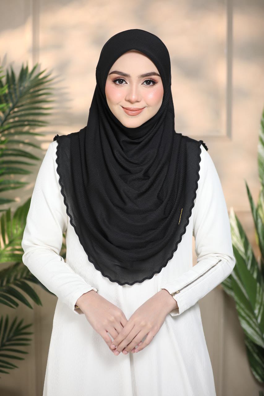 BLACK YUSRA SCARF