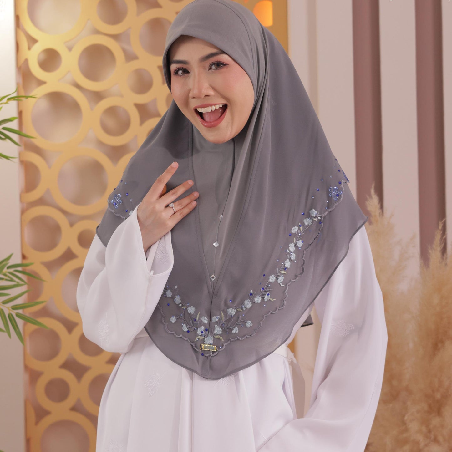 GREY NUHA EMBRIODERY SCARF