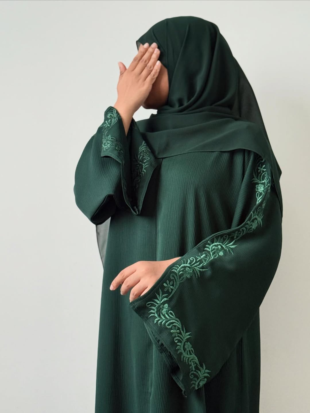 LIRA EMBRIODERY ABAYA