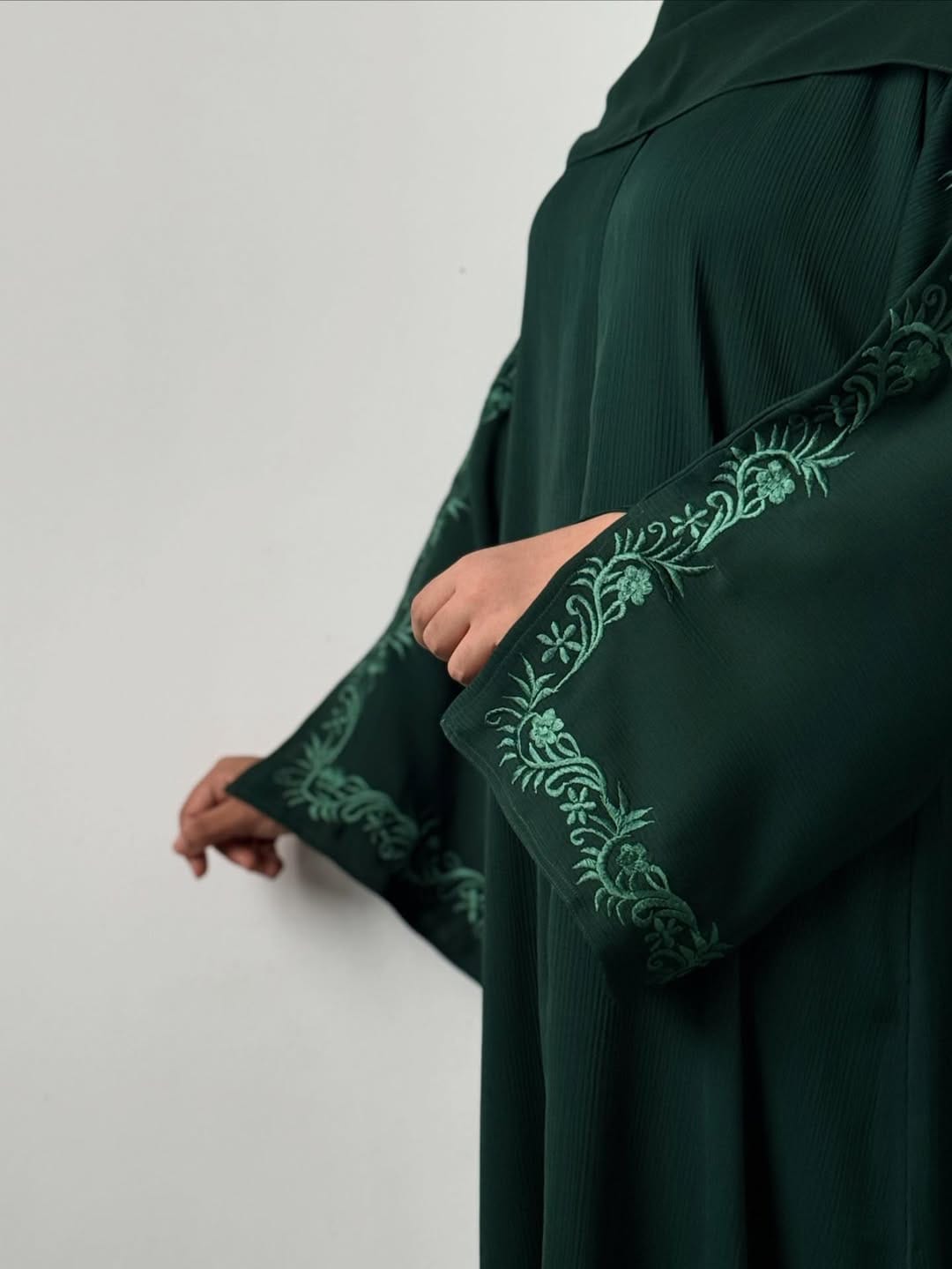 LIRA EMBRIODERY ABAYA